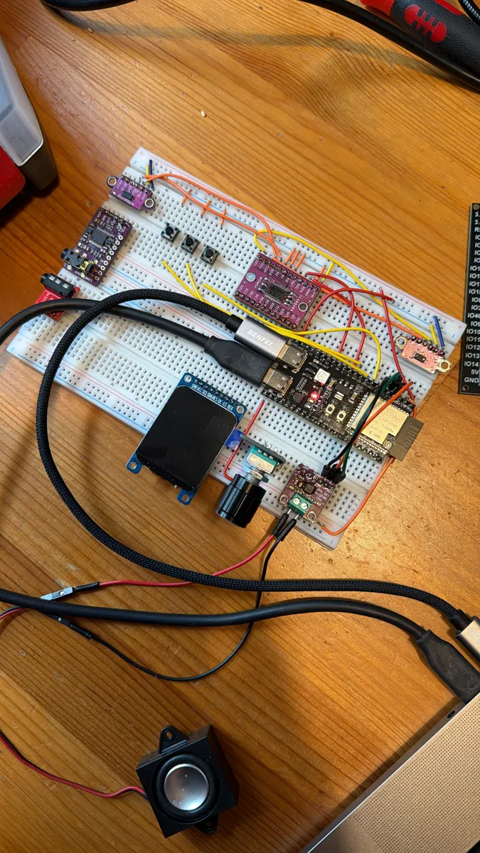 Erster Aufbau mit Display und Lautsprecher